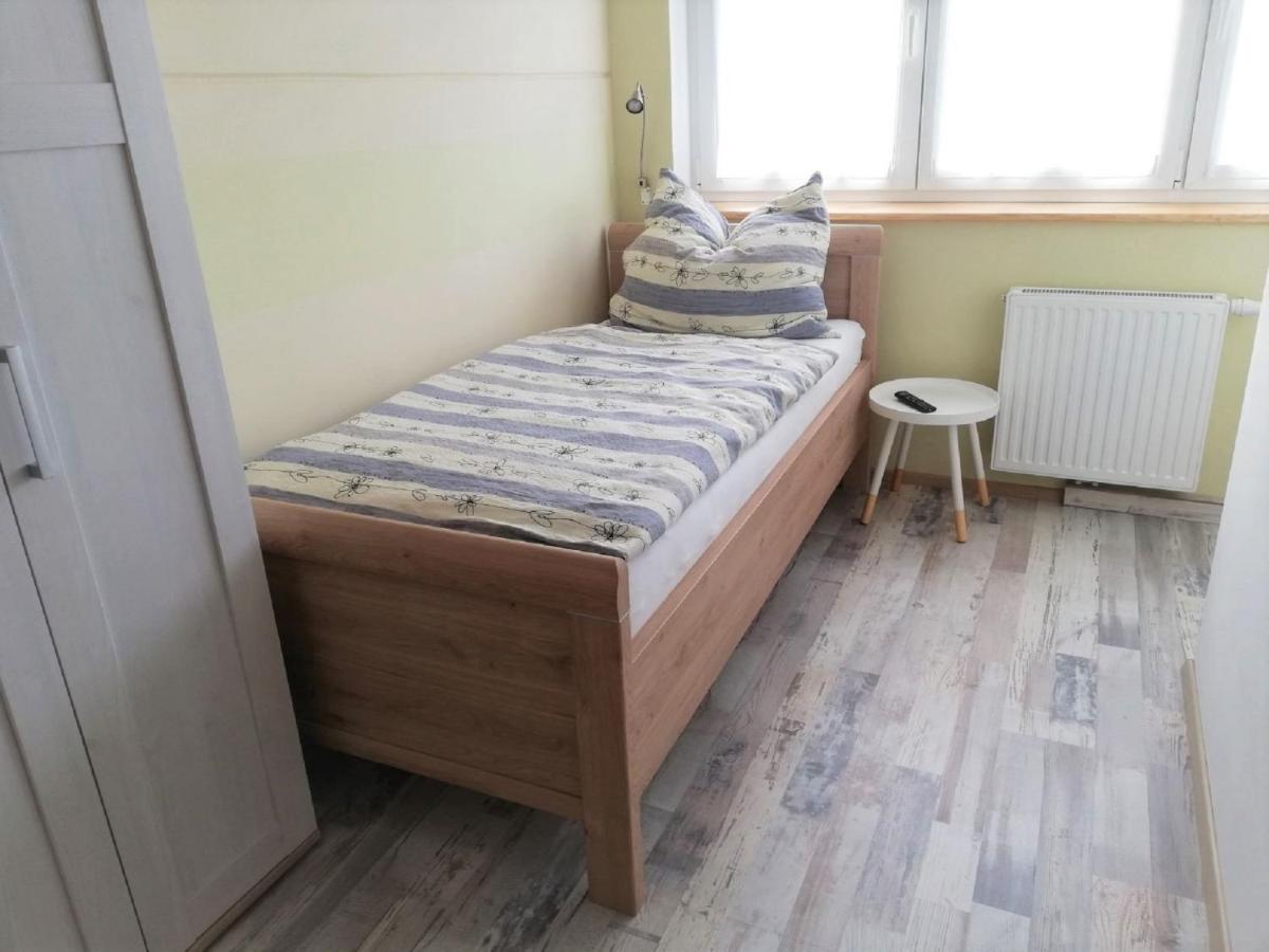 Haus Monti Hotel Maria Lanzendorf Екстериор снимка