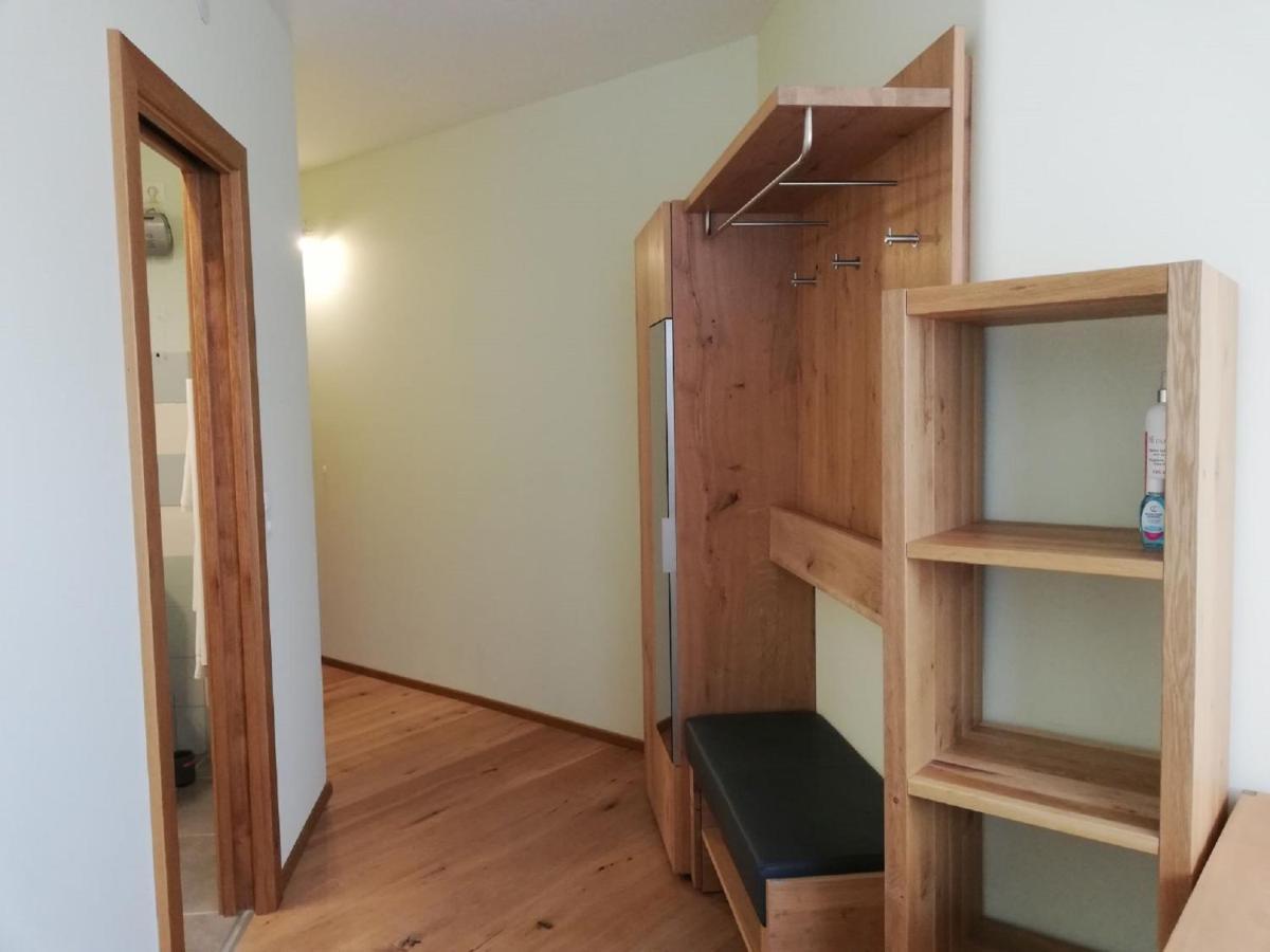 Haus Monti Hotel Maria Lanzendorf Екстериор снимка