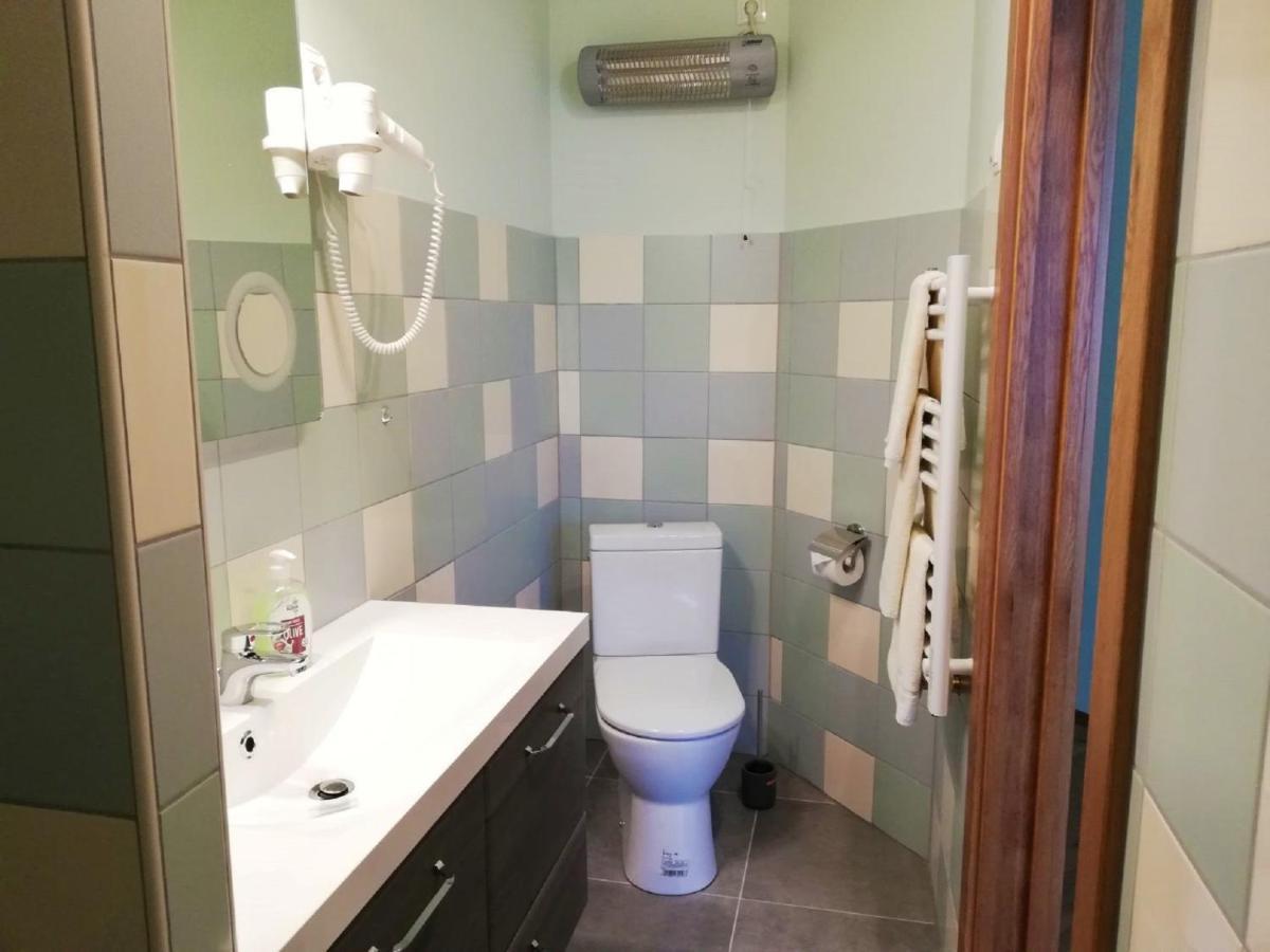Haus Monti Hotel Maria Lanzendorf Екстериор снимка