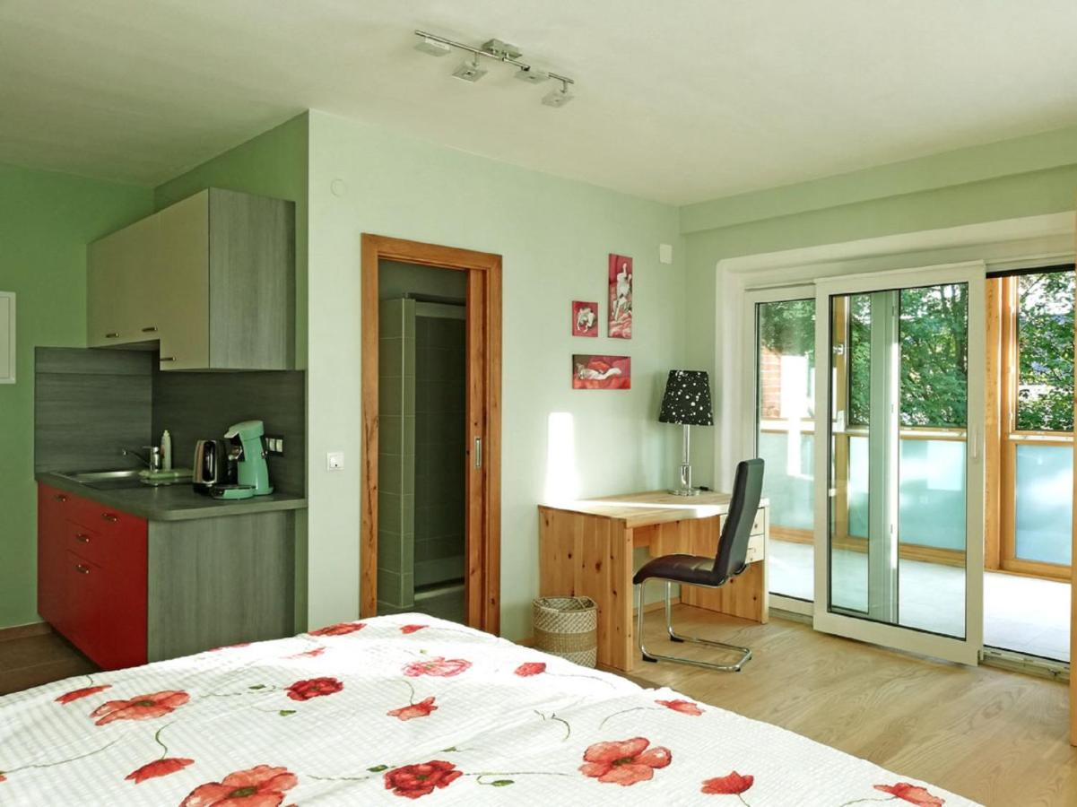 Haus Monti Hotel Maria Lanzendorf Екстериор снимка