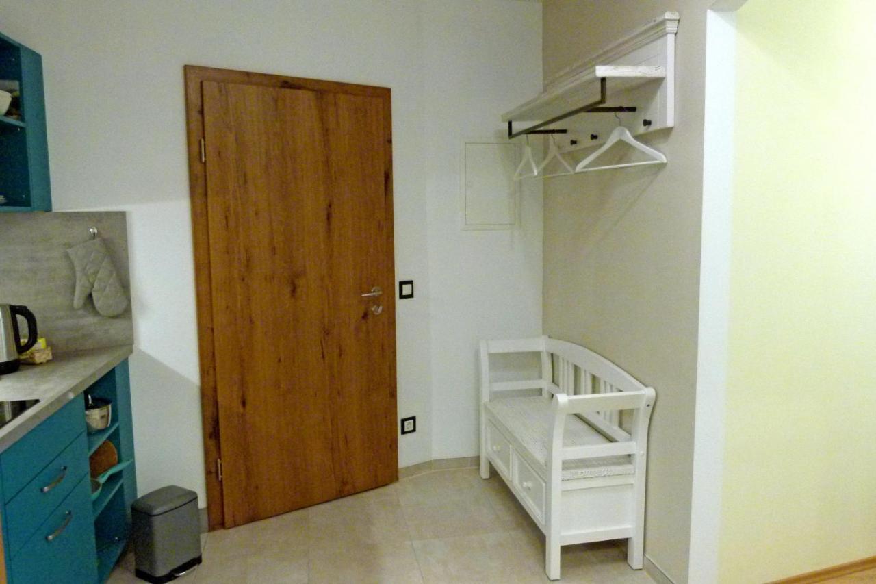 Haus Monti Hotel Maria Lanzendorf Екстериор снимка